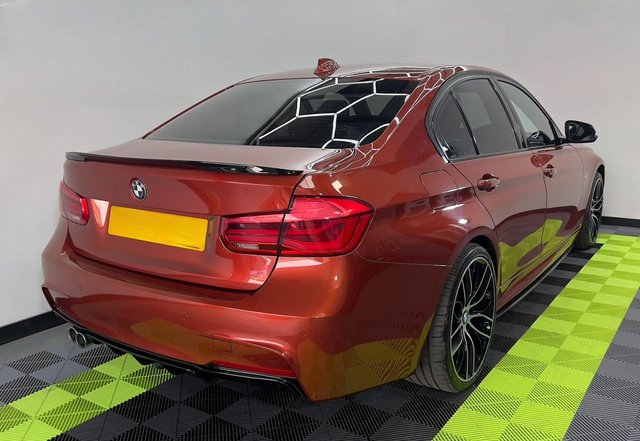 2018 BMW 3 SERIES - Photo 2