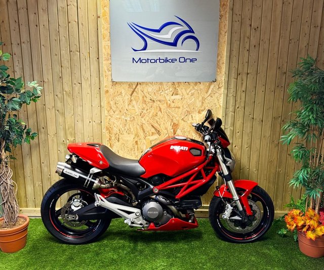 2010 10 Ducati M696 + 696cc PLUS