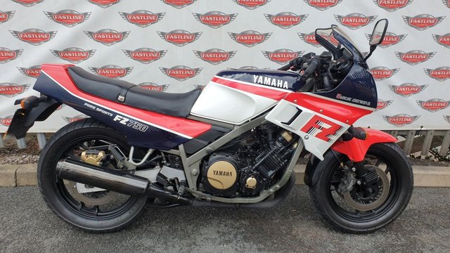 1985 B Yamaha Fz750  Genesis Sports Classic