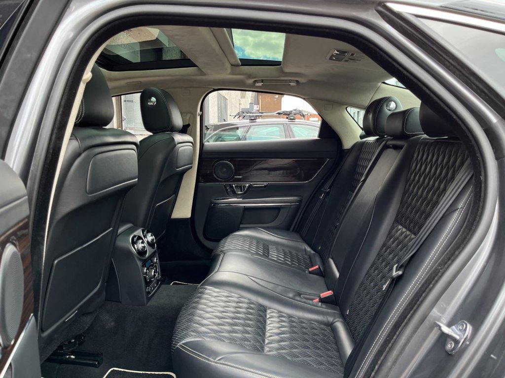USED 2015 65 JAGUAR XJ 3.0 D V6 PORTFOLIO 4d 296 BHP 