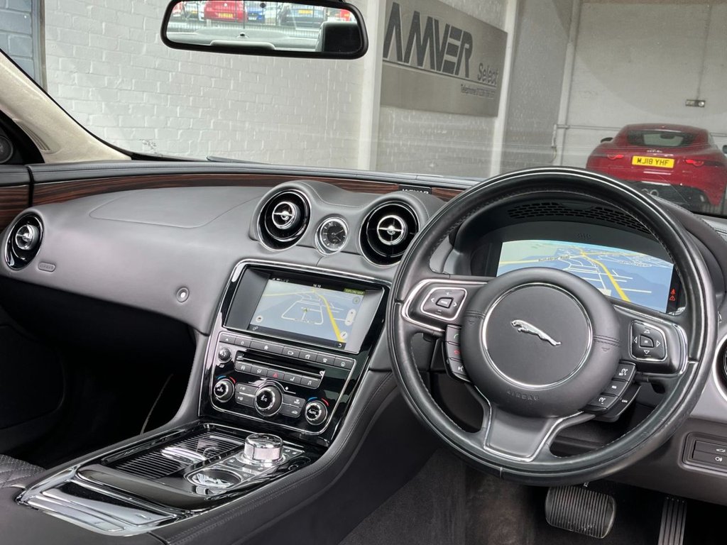 USED 2015 65 JAGUAR XJ 3.0 D V6 PORTFOLIO 4d 296 BHP 