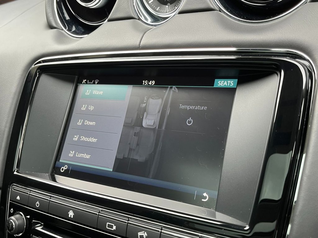 USED 2015 65 JAGUAR XJ 3.0 D V6 PORTFOLIO 4d 296 BHP 