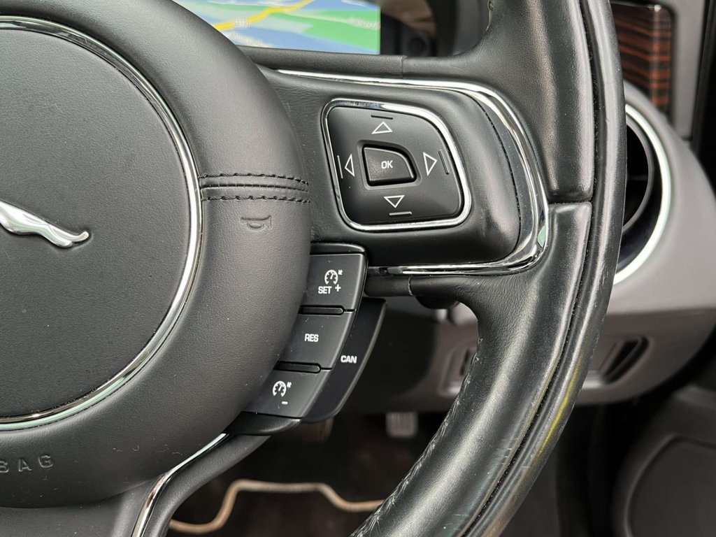 USED 2015 65 JAGUAR XJ 3.0 D V6 PORTFOLIO 4d 296 BHP 