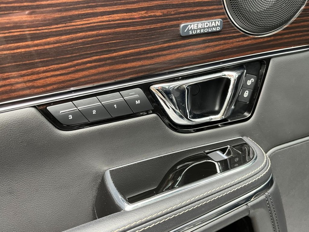USED 2015 65 JAGUAR XJ 3.0 D V6 PORTFOLIO 4d 296 BHP 