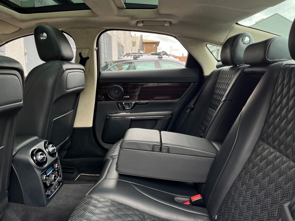 USED 2015 65 JAGUAR XJ 3.0 D V6 PORTFOLIO 4d 296 BHP 