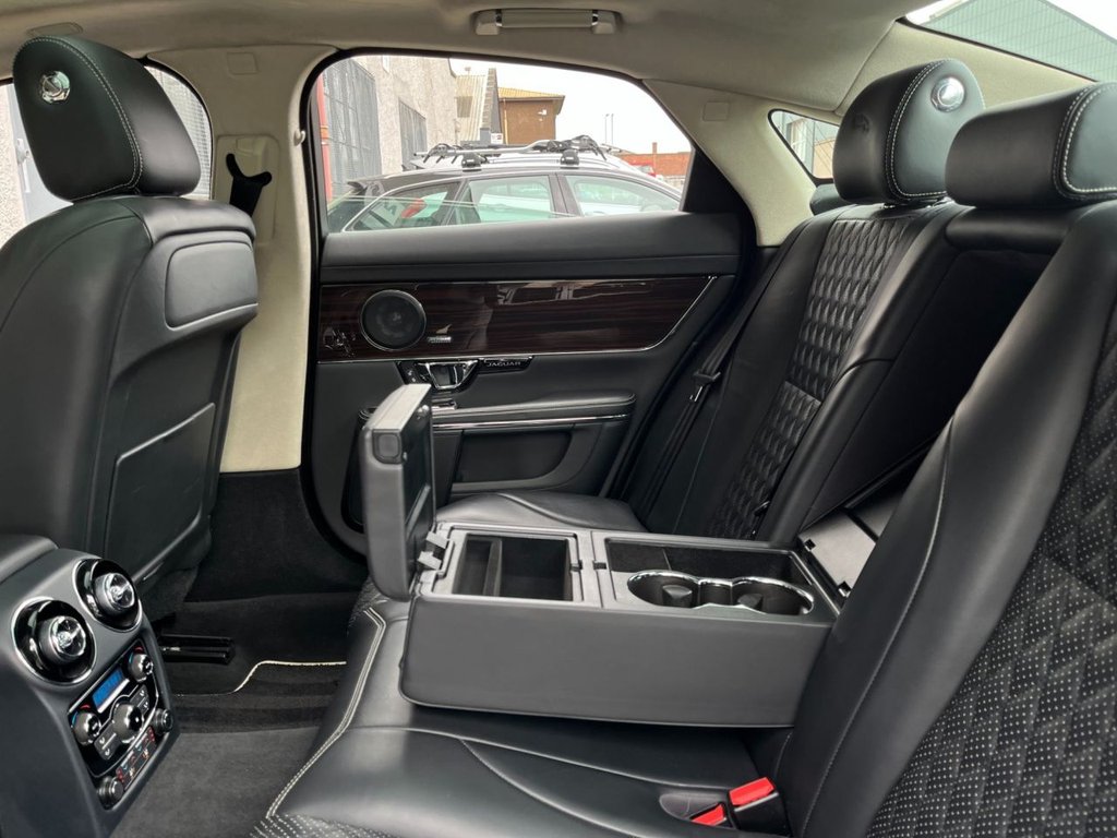 USED 2015 65 JAGUAR XJ 3.0 D V6 PORTFOLIO 4d 296 BHP 