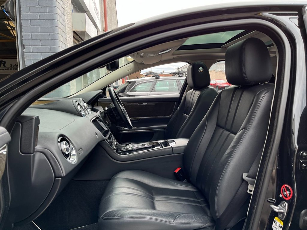USED 2018 67 JAGUAR XJ 3.0 D V6 LUXURY 4d 296 BHP 