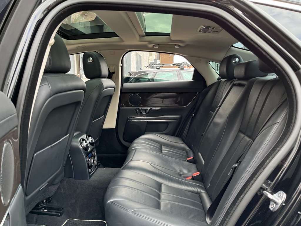 USED 2018 67 JAGUAR XJ 3.0 D V6 LUXURY 4d 296 BHP 