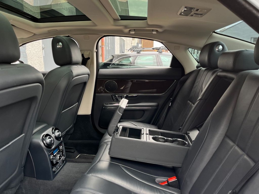 USED 2018 67 JAGUAR XJ 3.0 D V6 LUXURY 4d 296 BHP 