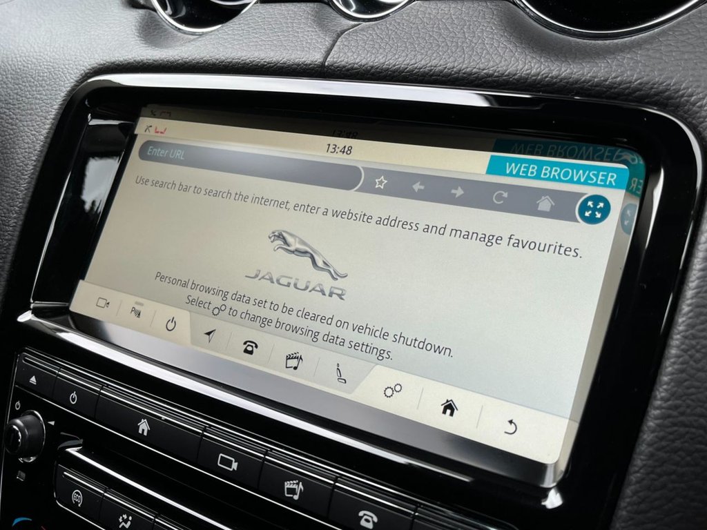 USED 2018 67 JAGUAR XJ 3.0 D V6 LUXURY 4d 296 BHP 