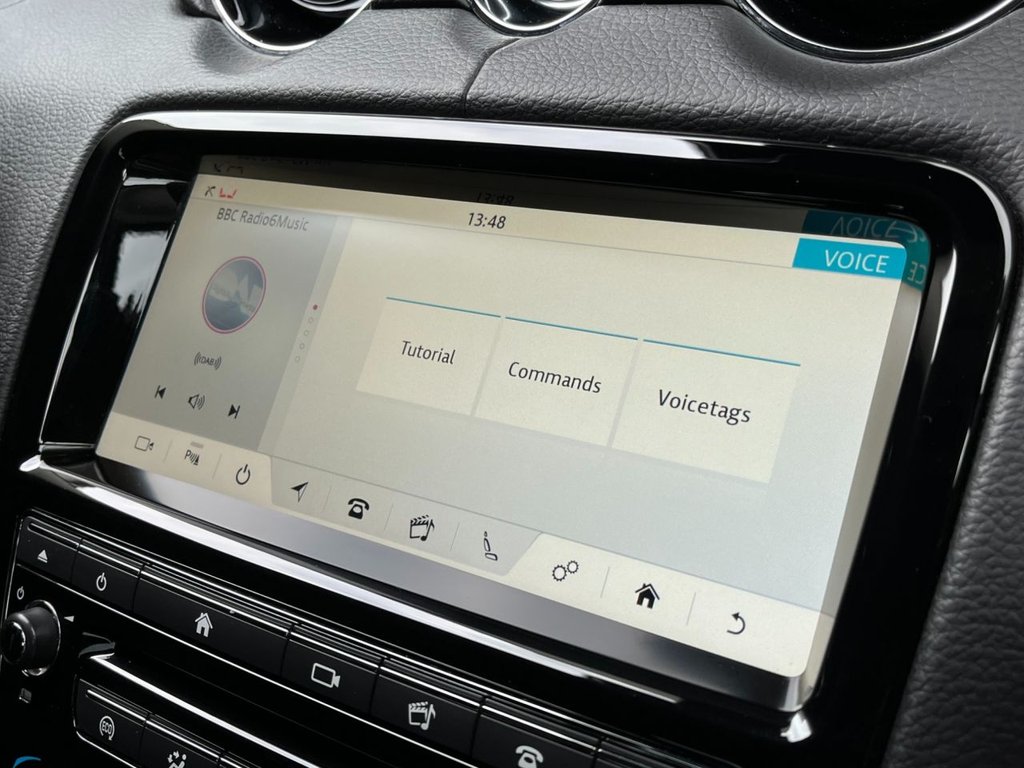 USED 2018 67 JAGUAR XJ 3.0 D V6 LUXURY 4d 296 BHP 