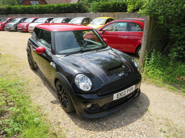 2012 12 MINI Hatch John Cooper Works 1.6 JOHN COOPER WORKS 3d 211 BHP