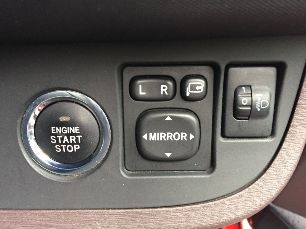 USED 2011 61 TOYOTA IQ 1.0 VVT-I IQ2 3d 68 BHP 53000 MILES FULL SERVICE HISTORY