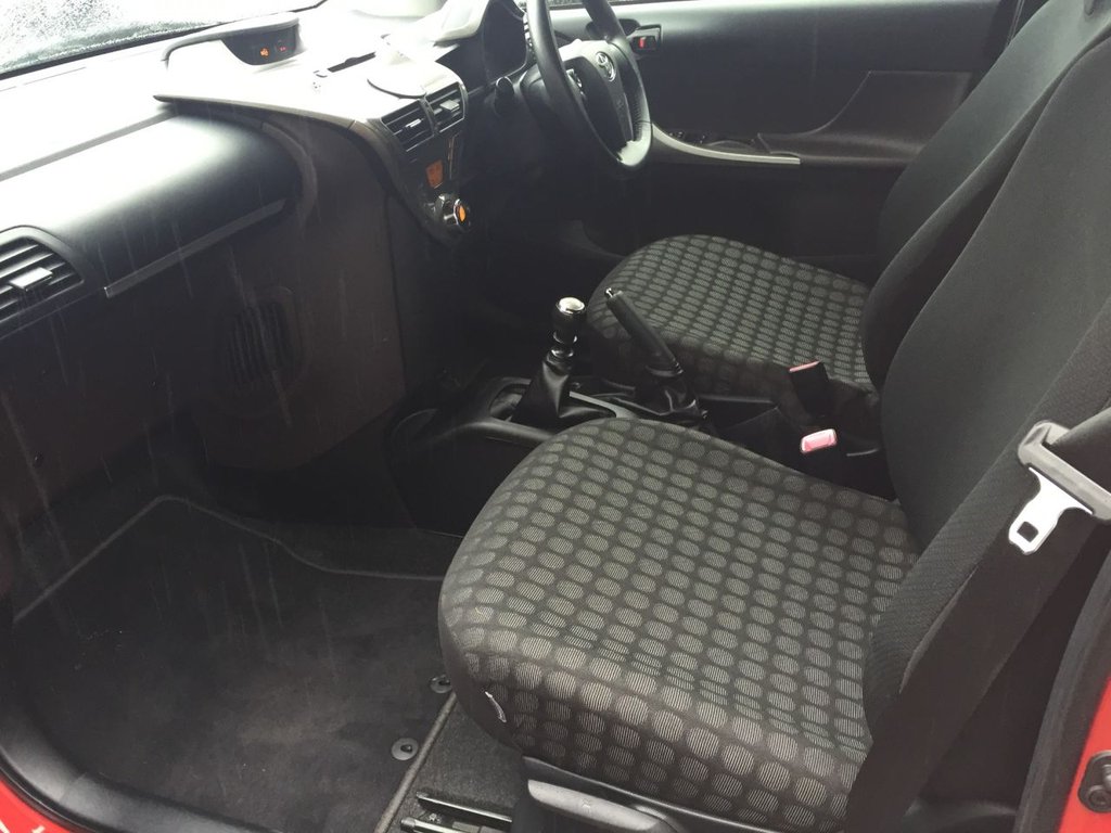 USED 2011 61 TOYOTA IQ 1.0 VVT-I IQ2 3d 68 BHP 53000 MILES FULL SERVICE HISTORY