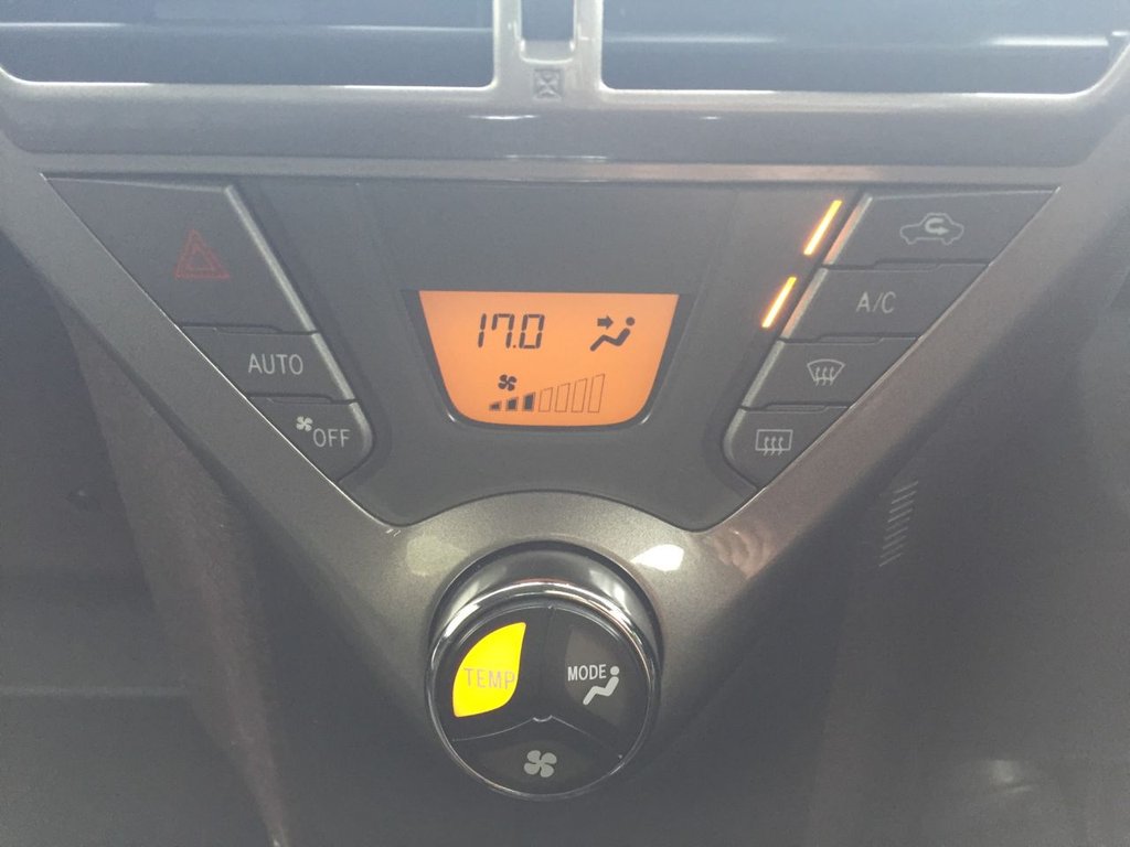 USED 2011 61 TOYOTA IQ 1.0 VVT-I IQ2 3d 68 BHP 53000 MILES FULL SERVICE HISTORY