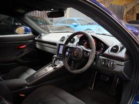 USED 2021 21 PORSCHE 718 CAYMAN 4.0 CAYMAN GT4 PDK 2d 415 BHP GREAT SPEC, SPORTS SEATS, PDK GEARBOX, PORSCHE WARRANTY, PDLS PLUS HEADLIGHTS, CARBON INTERIOR TRIM, RAX-TEX WITH CONTRASTING RED STITCHING, CHRONO, BOSE STEREO
