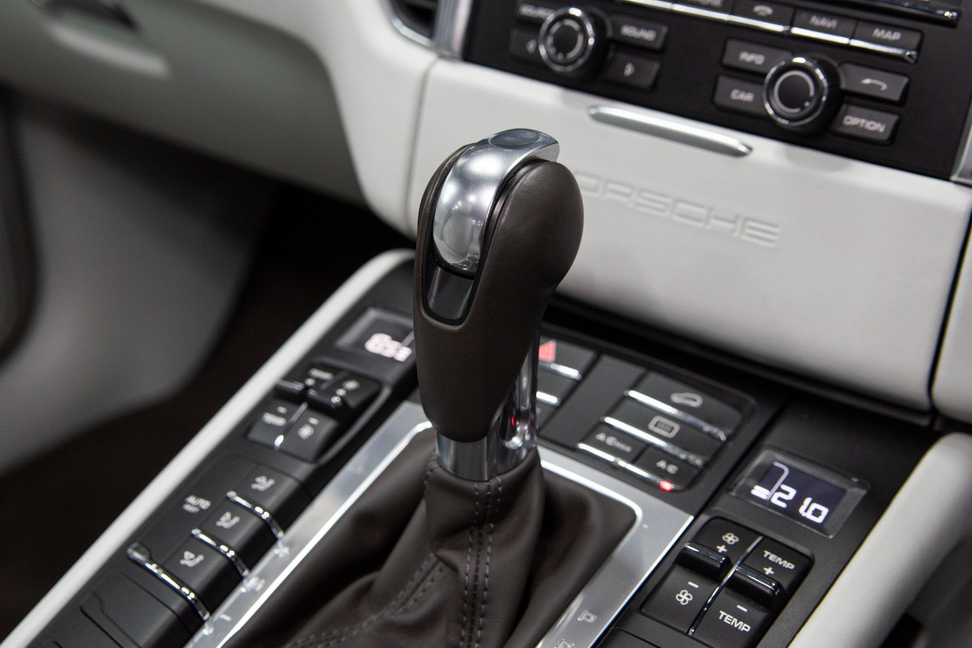 USED 2015 B PORSCHE MACAN 3.0 D S PDK 