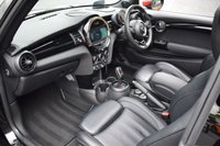 USED 2018 M MINI HATCH JOHN COOPER WORKS 2.0 JOHN COOPER WORKS 3d 228 BHP REMUS / OZ ALLOYS / PAN ROOF
