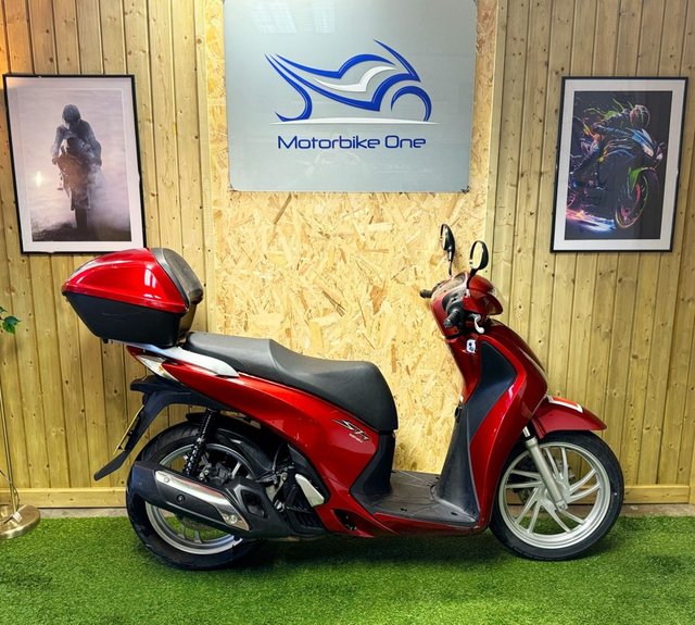 2015 15 Honda SH 125 125cc SH125i AD-E SCOOTER, TOP BOX, LEARNER LEGAL 125