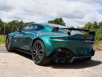 USED 2022 22 ASTON MARTIN VANTAGE 4.0 F1 EDITION V8 3d 527 BHP ONE OWNER FROM NEW, HUGE SPEC, PREMIUM AUDIO - TOUCHPAD, CARBON EXTERIOR ELEMENTS + LIME CALIPERS, PRIVACY CLASS, REVERSE CAMERA, SERVICE PACK AND MORE!!!