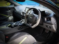USED 2022 22 ASTON MARTIN VANTAGE 4.0 F1 EDITION V8 3d 527 BHP ONE OWNER FROM NEW, HUGE SPEC, PREMIUM AUDIO - TOUCHPAD, CARBON EXTERIOR ELEMENTS + LIME CALIPERS, PRIVACY CLASS, REVERSE CAMERA, SERVICE PACK AND MORE!!!