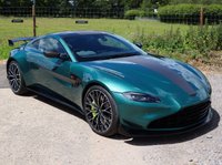 USED 2022 22 ASTON MARTIN VANTAGE 4.0 F1 EDITION V8 3d 527 BHP ONE OWNER FROM NEW, HUGE SPEC, PREMIUM AUDIO - TOUCHPAD, CARBON EXTERIOR ELEMENTS + LIME CALIPERS, PRIVACY CLASS, REVERSE CAMERA, SERVICE PACK AND MORE!!!