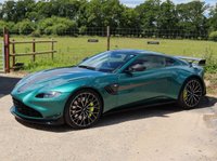 USED 2022 22 ASTON MARTIN VANTAGE 4.0 F1 EDITION V8 3d 527 BHP ONE OWNER FROM NEW, HUGE SPEC, PREMIUM AUDIO - TOUCHPAD, CARBON EXTERIOR ELEMENTS + LIME CALIPERS, PRIVACY CLASS, REVERSE CAMERA, SERVICE PACK AND MORE!!!