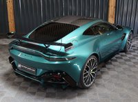 USED 2022 22 ASTON MARTIN VANTAGE 4.0 F1 EDITION V8 3d 527 BHP ONE OWNER FROM NEW, HUGE SPEC, PREMIUM AUDIO - TOUCHPAD, CARBON EXTERIOR ELEMENTS + LIME CALIPERS, PRIVACY CLASS, REVERSE CAMERA, SERVICE PACK AND MORE!!!