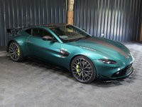 USED 2022 22 ASTON MARTIN VANTAGE 4.0 F1 EDITION V8 3d 527 BHP ONE OWNER FROM NEW, HUGE SPEC, PREMIUM AUDIO - TOUCHPAD, CARBON EXTERIOR ELEMENTS + LIME CALIPERS, PRIVACY CLASS, REVERSE CAMERA, SERVICE PACK AND MORE!!!