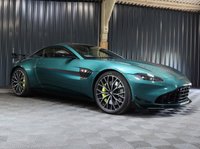 USED 2022 22 ASTON MARTIN VANTAGE 4.0 F1 EDITION V8 3d 527 BHP ONE OWNER FROM NEW, HUGE SPEC, PREMIUM AUDIO - TOUCHPAD, CARBON EXTERIOR ELEMENTS + LIME CALIPERS, PRIVACY CLASS, REVERSE CAMERA, SERVICE PACK AND MORE!!!