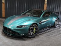 USED 2022 22 ASTON MARTIN VANTAGE 4.0 F1 EDITION V8 3d 527 BHP ONE OWNER FROM NEW, HUGE SPEC, PREMIUM AUDIO - TOUCHPAD, CARBON EXTERIOR ELEMENTS + LIME CALIPERS, PRIVACY CLASS, REVERSE CAMERA, SERVICE PACK AND MORE!!!