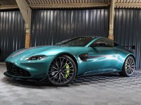 USED 2022 22 ASTON MARTIN VANTAGE 4.0 F1 EDITION V8 3d 527 BHP ONE OWNER FROM NEW, HUGE SPEC, PREMIUM AUDIO - TOUCHPAD, CARBON EXTERIOR ELEMENTS + LIME CALIPERS, PRIVACY CLASS, REVERSE CAMERA, SERVICE PACK AND MORE!!!