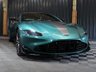 USED 2022 22 ASTON MARTIN VANTAGE 4.0 F1 EDITION V8 3d 527 BHP ONE OWNER FROM NEW, HUGE SPEC, PREMIUM AUDIO - TOUCHPAD, CARBON EXTERIOR ELEMENTS + LIME CALIPERS, PRIVACY CLASS, REVERSE CAMERA, SERVICE PACK AND MORE!!!
