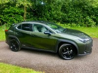 USED 2022 72 LEXUS UX 2.0 250H 5d AUTO 108 BHP ONLY 3,800 MILES//PRIVATE OWNER RETIRED FROM DRIVING//SATNAV//POWER WINDOWS/MIRRORS//SATNAV//RUNFLAT TYRES\\BLUETOOTH//DAB//FULL WHITE LEATHER//PARK CAMERA//SERVICED AT 3,452 MILES AND JUST SERVICE BY GUILDFORD LEXUS AT 3,800 MILES ONLY 3,800 MILES//PRIVATE OWNER RETIRED FROM DRIVING//SATNAV//POWER WINDOWS/MIRRORS//SATNAV//RUNFLAT TYRES\\BLUETOOTH//DAB//FULL WHITE LEATHER//PARK CAMERA//SERVICED AT 3,452 MILES AND JUST SERVICE BY GUILDFORD LEXUS AT 3,800 MILES