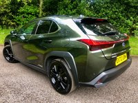 USED 2022 72 LEXUS UX 2.0 250H 5d AUTO 108 BHP ONLY 3,800 MILES//PRIVATE OWNER RETIRED FROM DRIVING//SATNAV//POWER WINDOWS/MIRRORS//SATNAV//RUNFLAT TYRES\\BLUETOOTH//DAB//FULL WHITE LEATHER//PARK CAMERA//SERVICED AT 3,452 MILES AND JUST SERVICE BY GUILDFORD LEXUS AT 3,800 MILES ONLY 3,800 MILES//PRIVATE OWNER RETIRED FROM DRIVING//SATNAV//POWER WINDOWS/MIRRORS//SATNAV//RUNFLAT TYRES\\BLUETOOTH//DAB//FULL WHITE LEATHER//PARK CAMERA//SERVICED AT 3,452 MILES AND JUST SERVICE BY GUILDFORD LEXUS AT 3,800 MILES