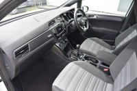 USED 2016 66 VOLKSWAGEN TOURAN 2.0 R-LINE TDI BLUEMOTION TECHNOLOGY 5d 148 BHP 7 Seater | Panoramic Roof | 1 Former Keeper | Satellite Navigation | Parking Sensors | ULEZ Compliant |