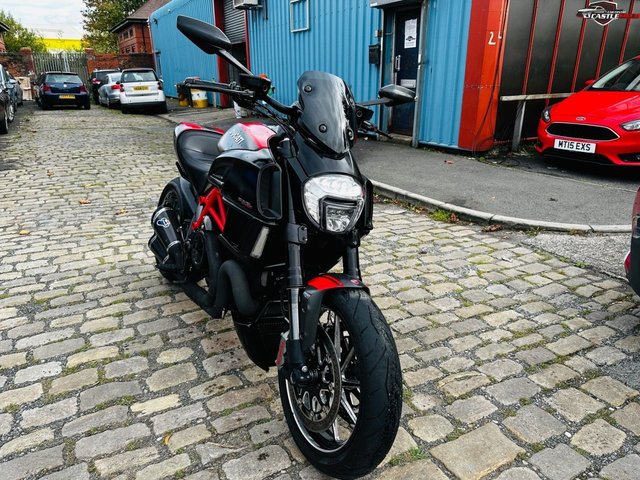 2026 Ducati Diavel Motorcycle CARBON (2015/15)