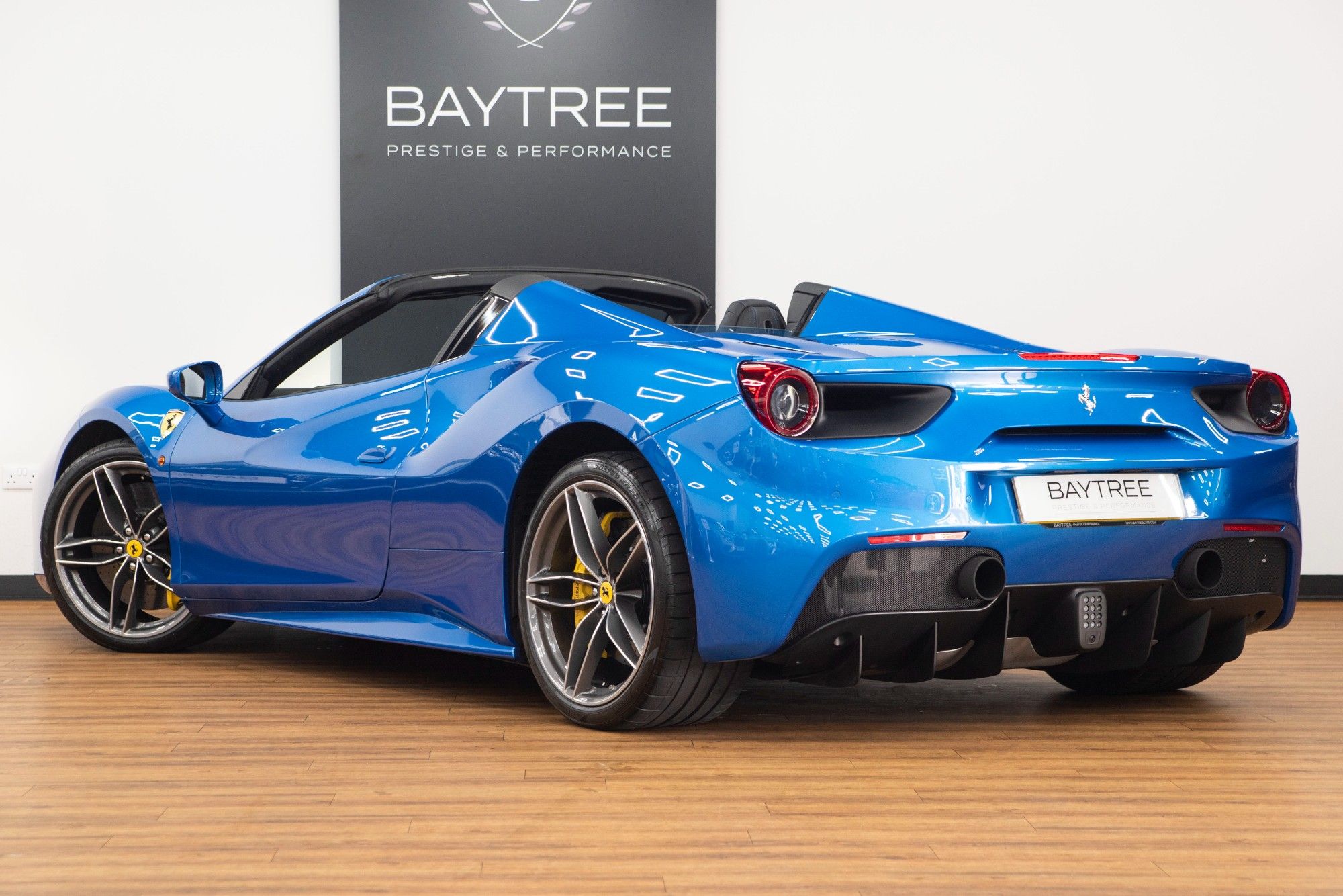 USED 2018 FERRARI 488 3.9 SPIDER 