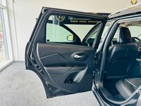 USED 2016 16 JEEP CHEROKEE 2.2 M-JET II LIMITED 5d 197 BHP SATNAV REV CAM DAB