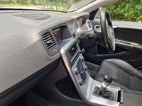 USED 2013 13 VOLVO V60 2.4 D5 R-DESIGN LUX NAV 5d 212 BHP ZERO DEPOSIT FINANCE AVAILABLE