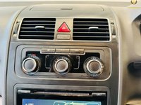 USED 2015 15 VOLKSWAGEN TOURAN 1.6 SE TDI BLUEMOTION TECHNOLOGY DSG 5d 106 BHP 