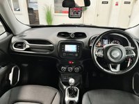 USED 2015 65 JEEP RENEGADE 1.6 M-JET LONGITUDE 5d 118 BHP SAT NAV+BLUETOOTH+17"ALLOYS