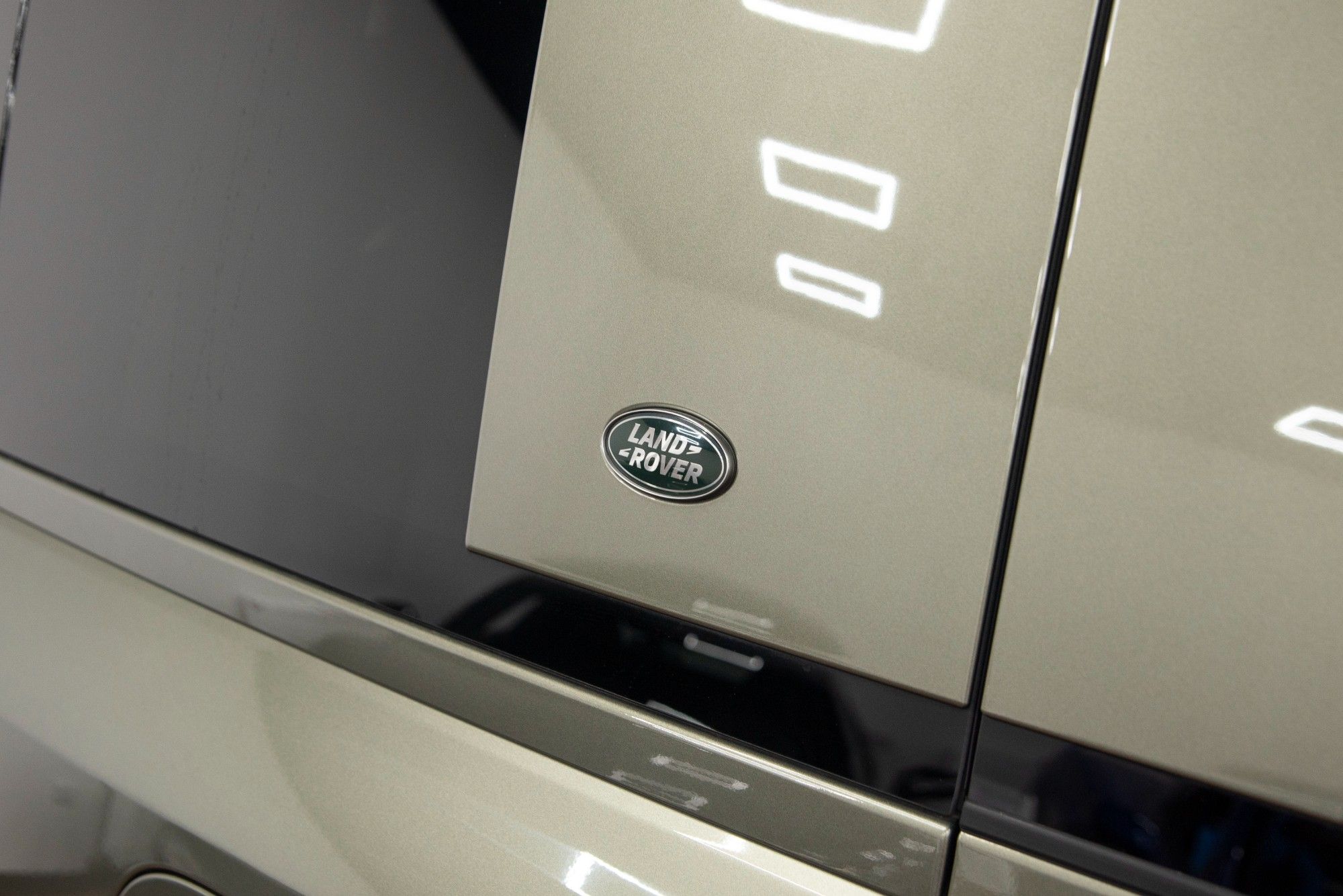 USED 2023 62 LAND ROVER DEFENDER 3.0 SE MHEV 