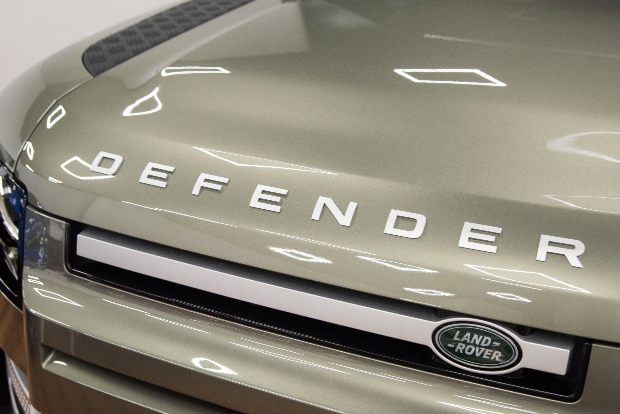 USED 2023 62 LAND ROVER DEFENDER 3.0 SE MHEV 