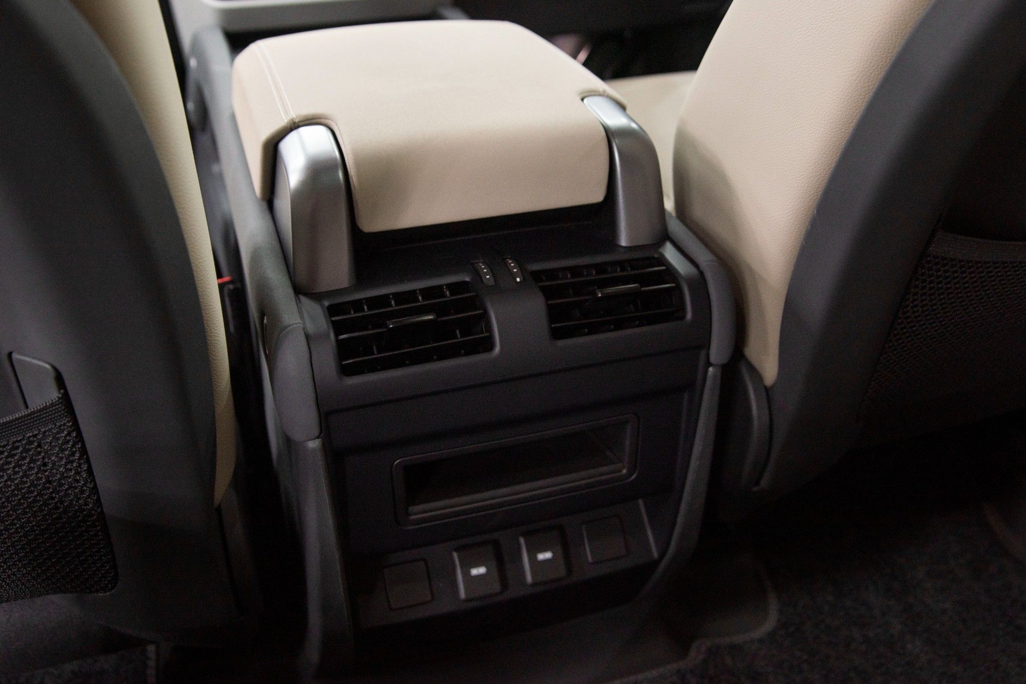 USED 2023 62 LAND ROVER DEFENDER 3.0 SE MHEV 