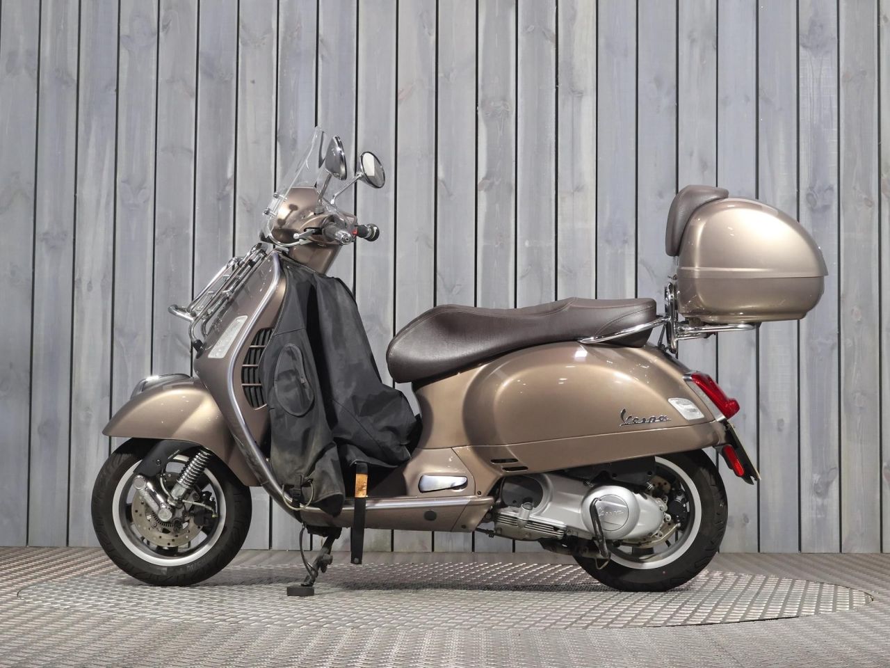 Scooter Vespa Via Montenapoleone Usata PIAGGIO Vespa GTS 125