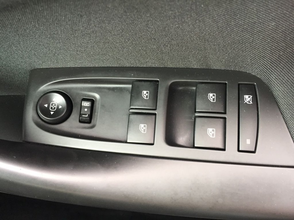 USED 2017 67 VAUXHALL ASTRA 1.4 SRI VX-LINE 5d 148 BHP 2 OWNER CAR