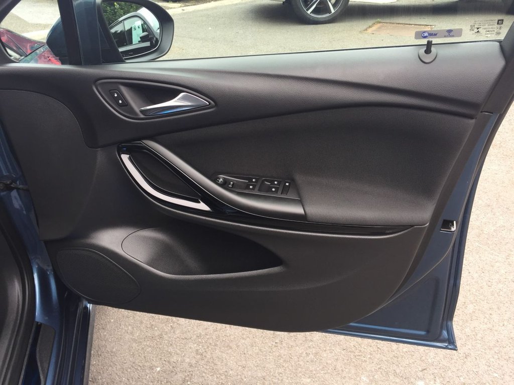 USED 2017 67 VAUXHALL ASTRA 1.4 SRI VX-LINE 5d 148 BHP 2 OWNER CAR