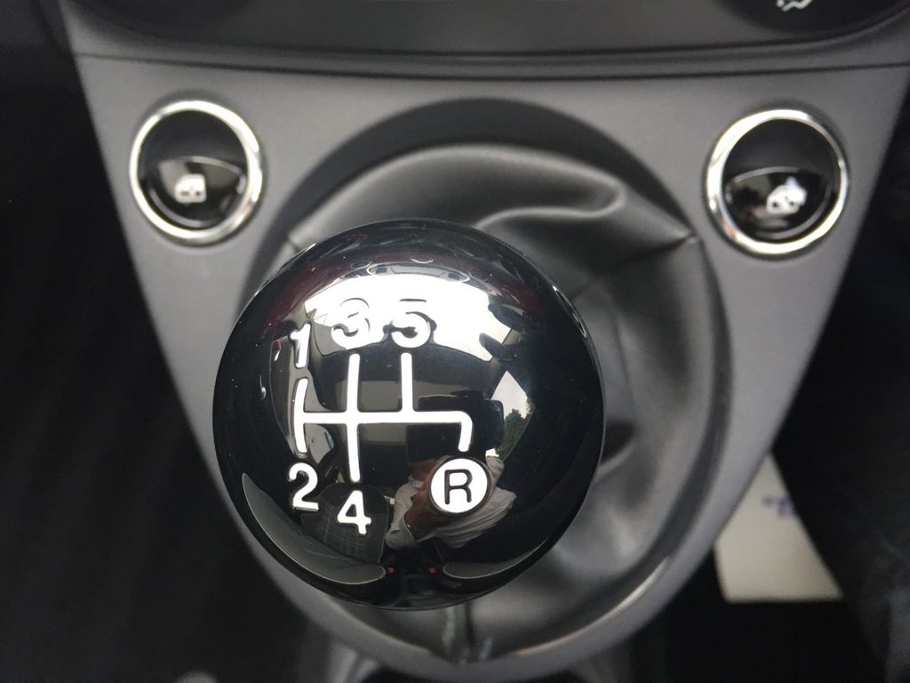 USED 2016 66 FIAT 500 1.2 LOUNGE 3d 69 BHP &pound;20 PER YEAR ROAD TAX