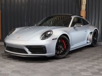 USED 2022 22 PORSCHE 911 3.0 CARRERA GTS 2d 474 BHP GLASS SUNROOF - 7 SPEED MANUAL - LED HEADLIGHTS - PORSCHE WARRANTY - CARBON MIRRORS - CARBON TRIM -